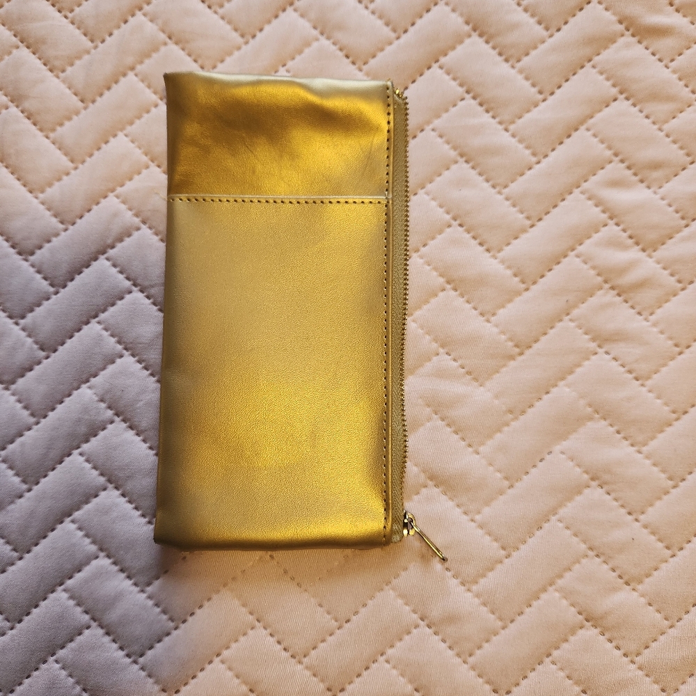 Notebook pouch with elastic